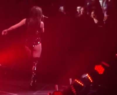 Hailee Steinfeld in Concert