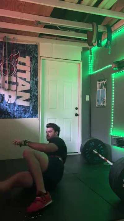 Powerlifter experiences a blackout during lift.