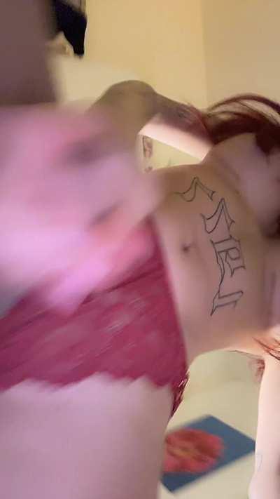 who wants to take care of my girlcock ? 🫣