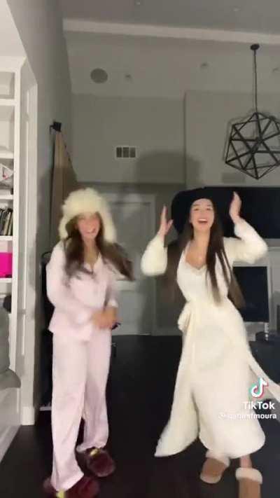 Gabi line dancing with Duda Rubert (TT) 