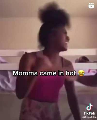 She broke the sound barrier😭😭