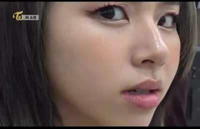 200716 - Chaeyoung's iconic expression