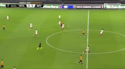 Insane run from Adama Traore against Sevilla