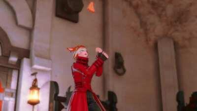 Dante Cosplayers looking at the new Pizza emote like