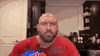 Ryback eating chips