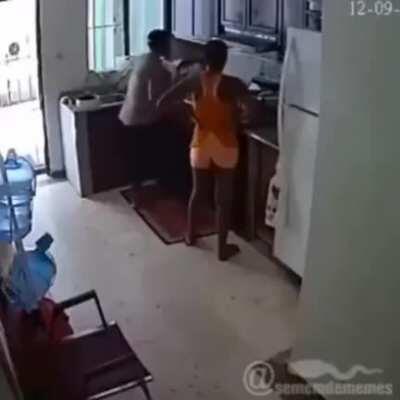 Chiste: subanle el volumen