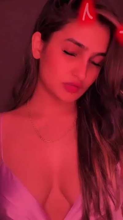 When she want something 🤤🤤