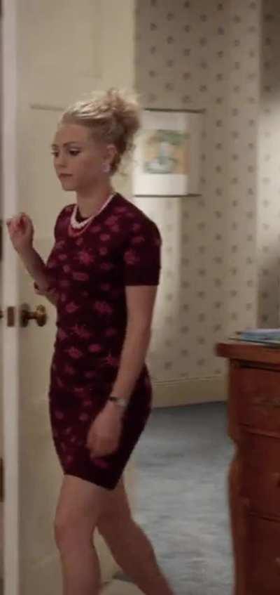 AnnaSophia Robb in The Carrie Diaries