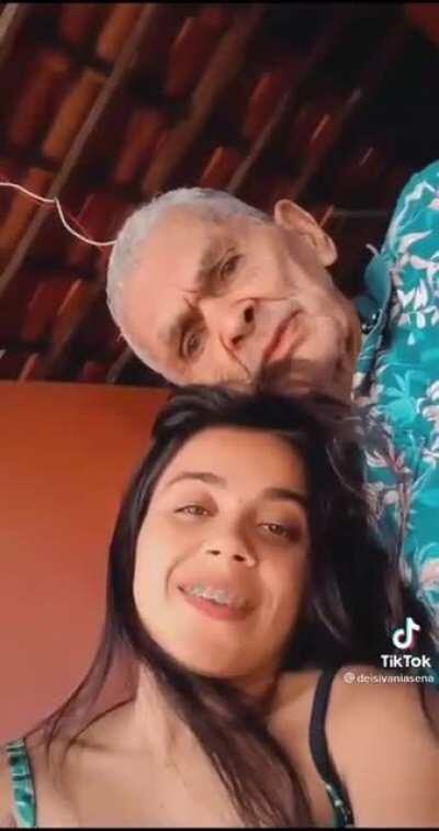 É assim que temos que tratar elas muquinha? 😍😍