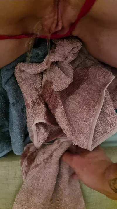 Strong stream a[f]ter getting an anal creampie 😋