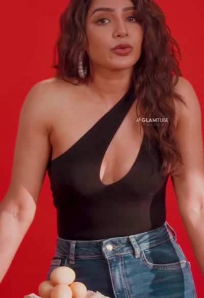 𝗦𝗮𝗺𝗮𝗻𝘁𝗵𝗮 😋 😋 😋