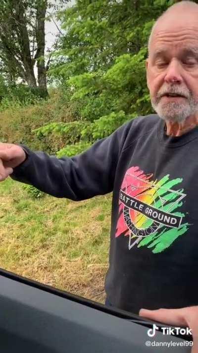 Guy threatens to shoot amazon driver