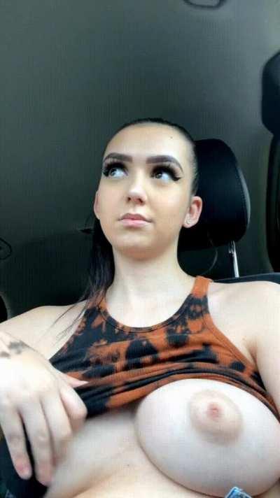 I’m going to keep one lucky redditor’s dick inside my pussy! Any volunteers?