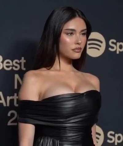 New Video of Madison at an Event Party for Spotify