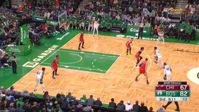 [Highlight] Jayson Tatum cooks Lonzo Ball