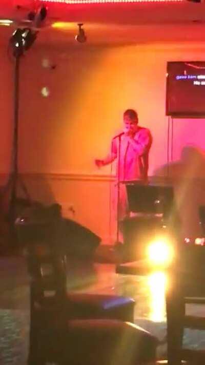 How to Karaoke ACDC while minus 3 internets