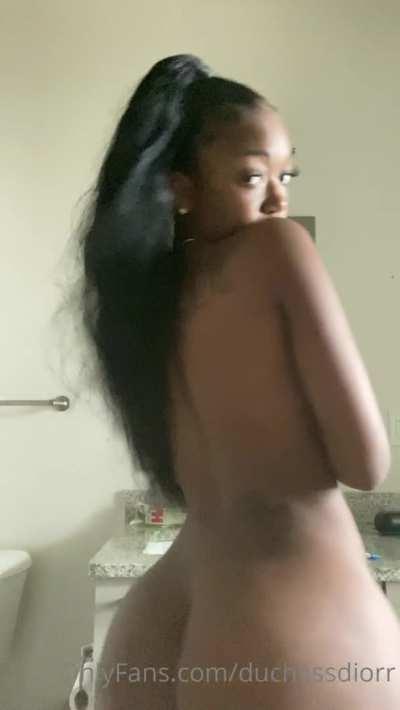 Mmm , love this 💦 beauty😍