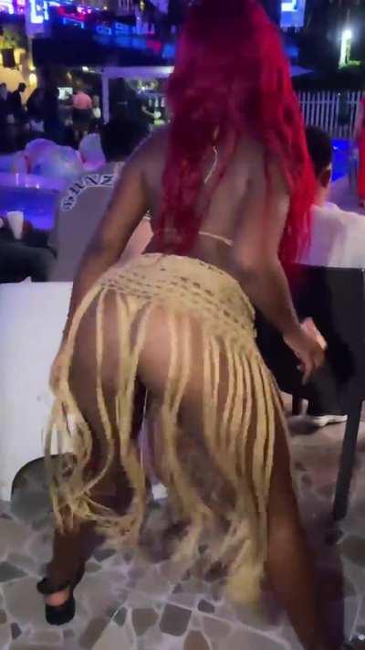 Club vibes @lachocolatosa28