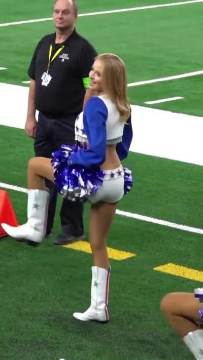 Cheerleader Kylie is a star! ⭐✨