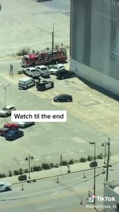 Man smoothly drives past the cops who are looking for him