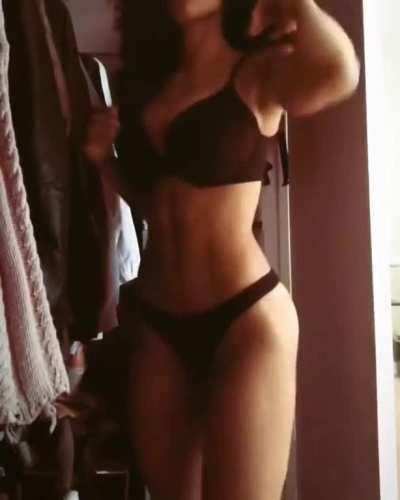 Danielle Gray (@daniellegrayfit)