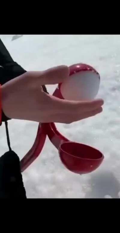 Perfect snowball maker