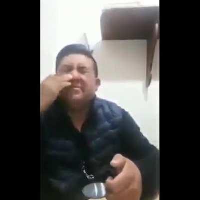 The Director of Public Security of the Municipality of Villa Guerrero is now unemployed for doing blow on camera 😂😂😂👃🏻his office has released a statement.