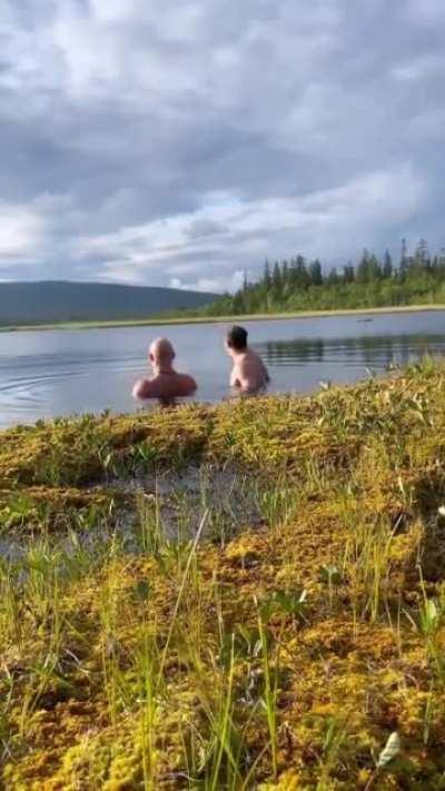 I feel like the theme from Titanic should be playing in the background.