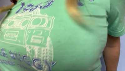 Huge braless shaking