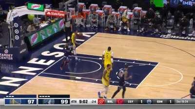 [Highlight] Anthony Edwards scores 18 of his 25 points in the 4th quarter, including a solo 12-0 run