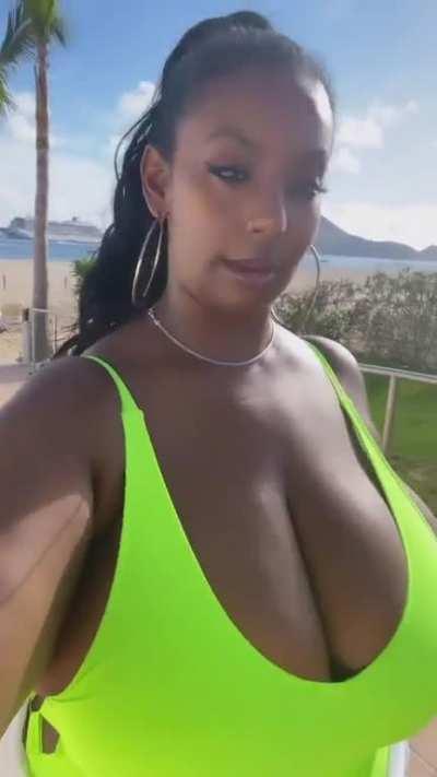 Who wanna walk with me!!