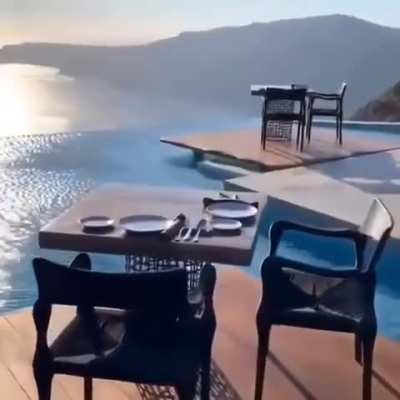 Koki mataderos festejando fin de año después de quedarse sin laburo 3 veces por semana y operar al perro 22 veces:

