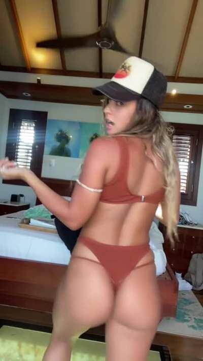 Sommer Ray has the best ass ever nothing will ever compare.