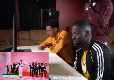 كانوا منطربين مع الأغنية بس الصدمة في الأخير