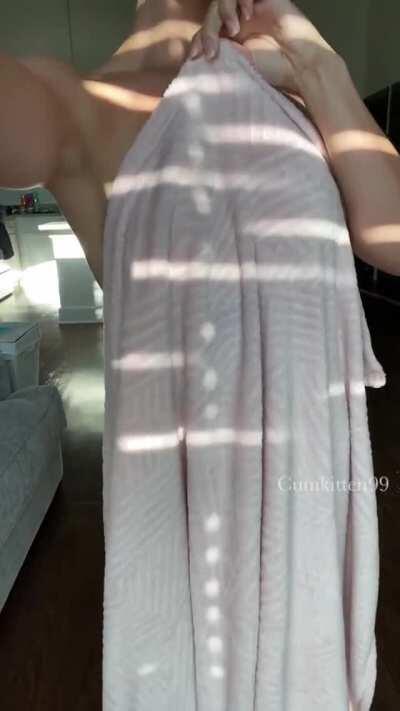 Oops, I accidentally dropped the blanket 🙈