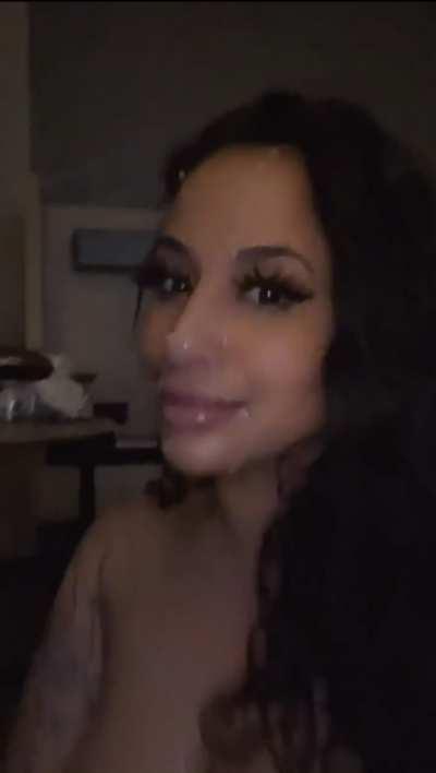 I love a messy facial