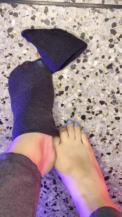 You kiss me on my feet