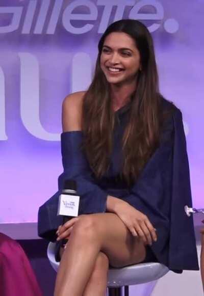 Deepika Padukone's sexy thighs at display. Cross legged Kannada beauty.