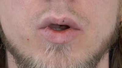 När din polare ber om din ärliga åsikt om sin nya frisyr