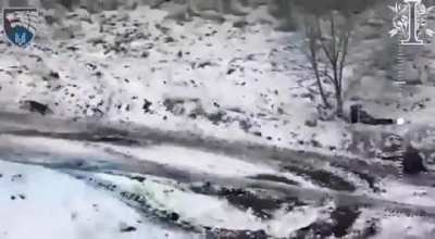 Footage of a battle between a large number of North Korean infantry and Ukrainian special forces soldiers in the Kursk Oblast.