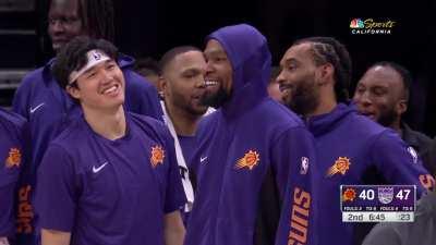 [Highlight] Durant and Booker both pick up successive technical fouls after the dunk from Azubuike