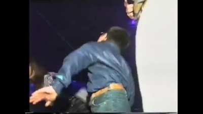 Everyone's dance furiously for SMT V