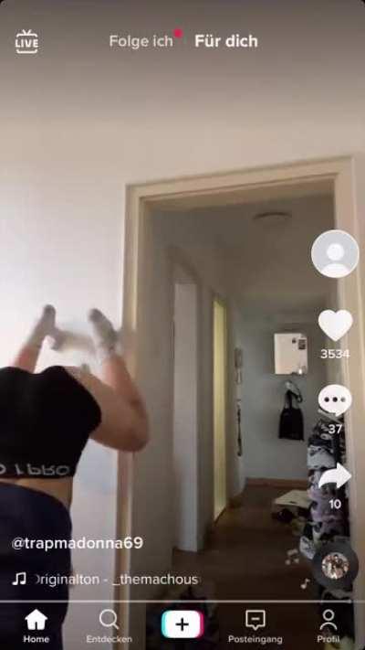 twerk an der Wand🥷