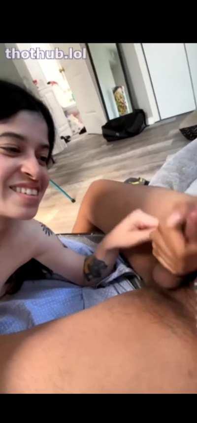 Lesbian gets an explosive facial from a friend