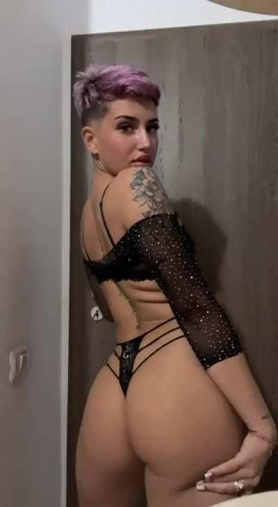 Do you like college cheerleaders and gymnasts?