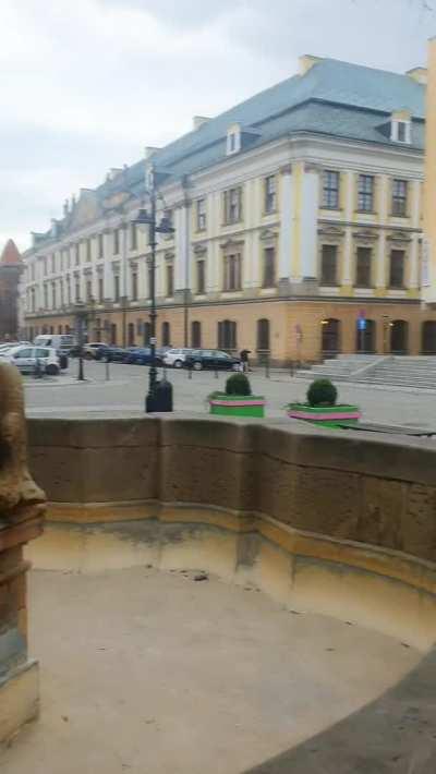 Since there is no water gushing in the fountain, well, me and my big boobs must do as a tourist attraction. heh