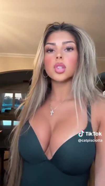 Busty babe, amazing bust