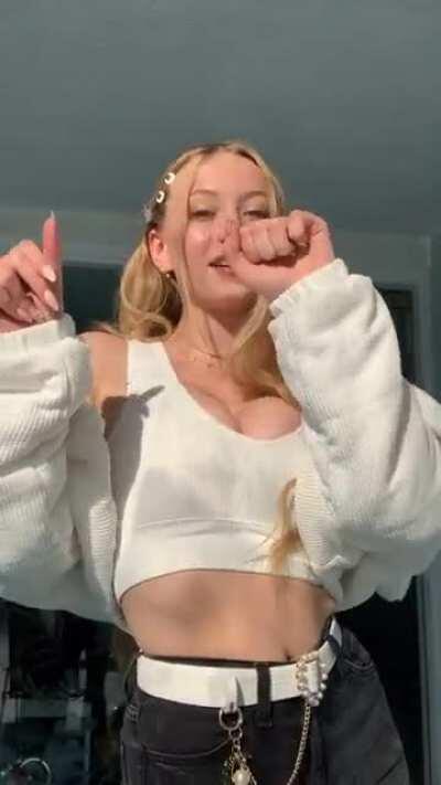 Those jiggles get me every time ✋🏻😍🤤