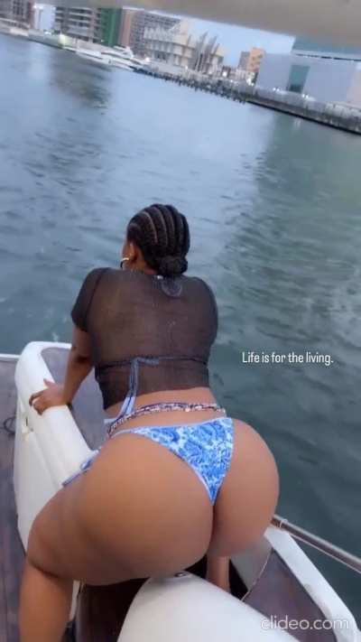 💙💙🤍🍑🤍💙💙