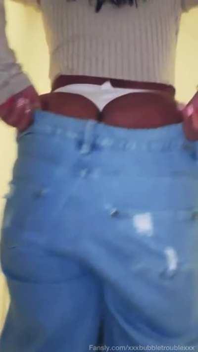 the struggle is real 🙇🏻‍♀️ make sure to get your half off Christmas special offer this month 😘😘😘 link in bio